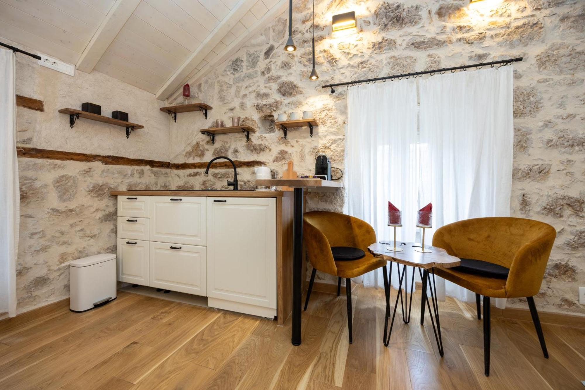 Kruna Apartments Est 2024 Split Bagian luar foto