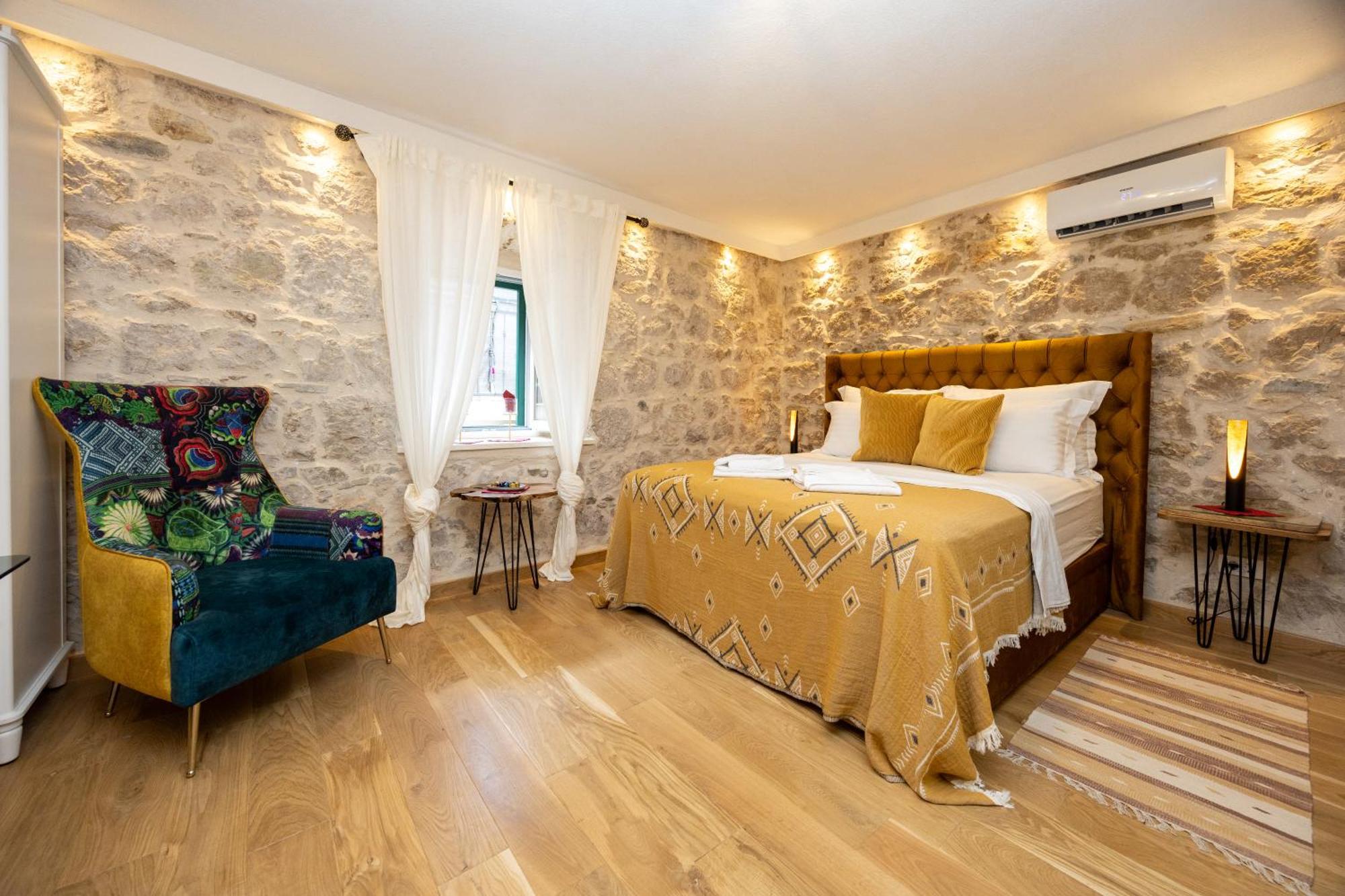 Kruna Apartments Est 2024 Split Bagian luar foto