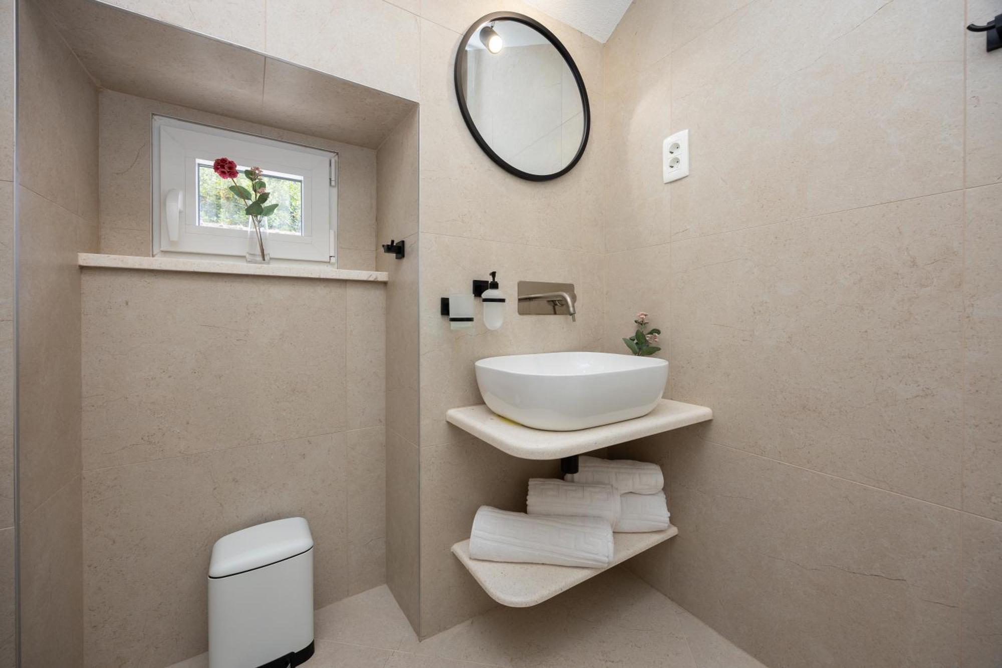 Kruna Apartments Est 2024 Split Bagian luar foto