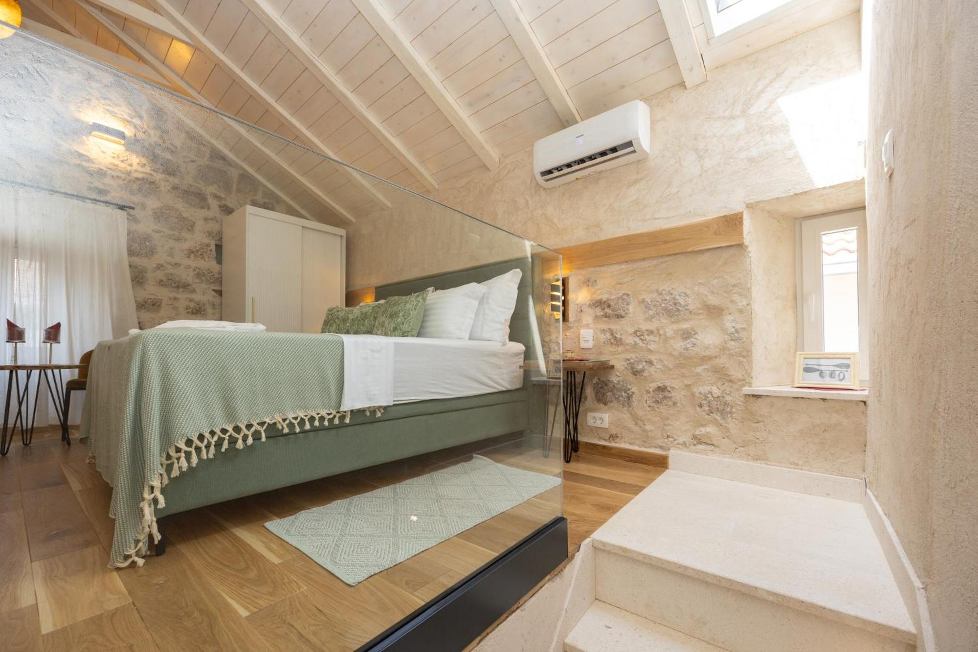 Kruna Apartments Est 2024 Split Bagian luar foto