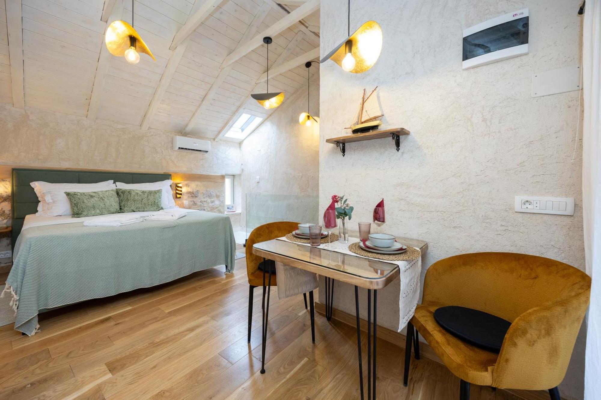 Kruna Apartments Est 2024 Split Bagian luar foto