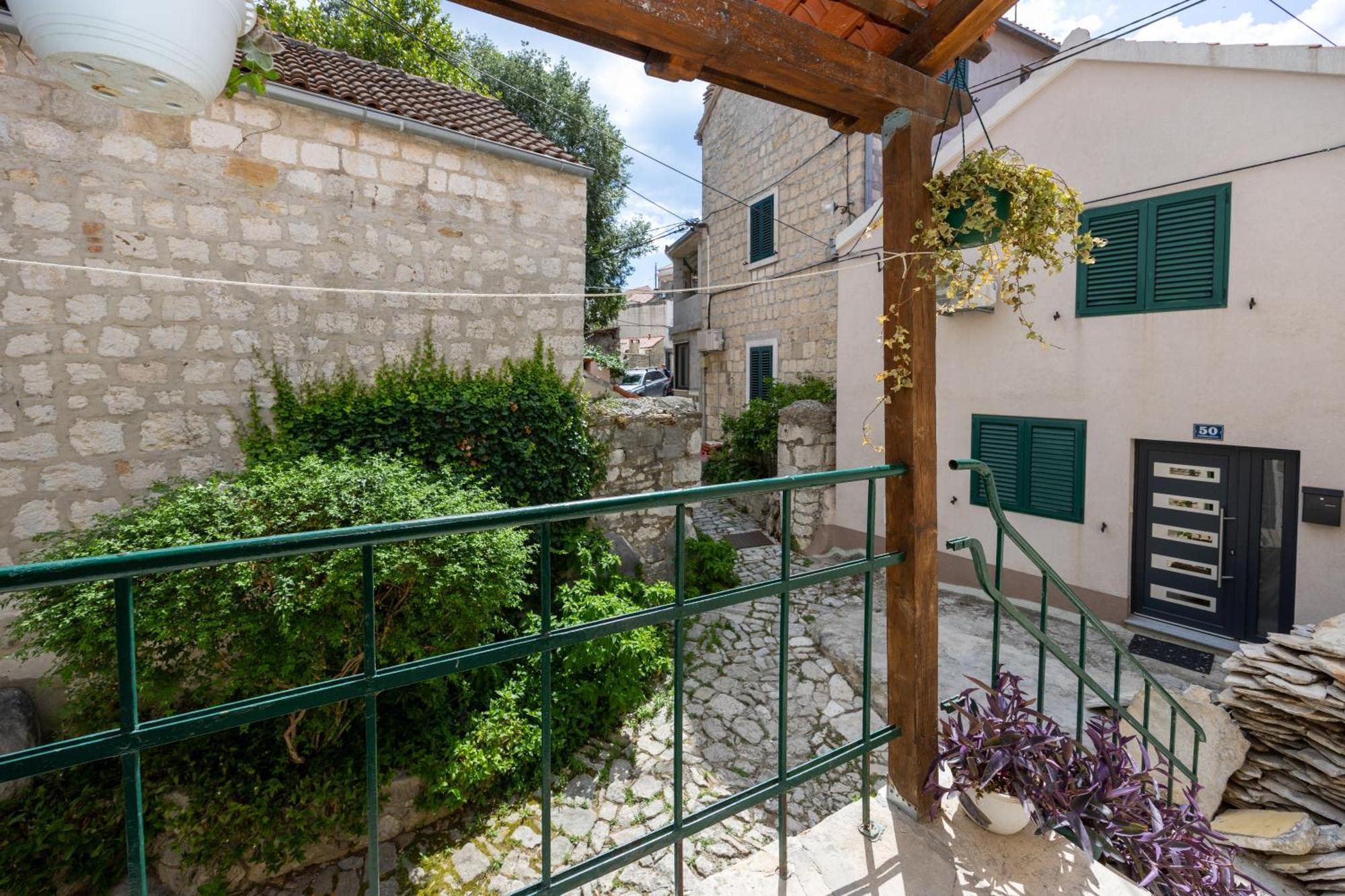 Kruna Apartments Est 2024 Split Bagian luar foto
