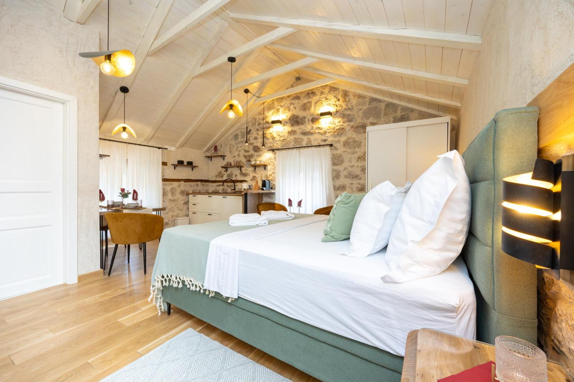 Kruna Apartments Est 2024 Split Bagian luar foto