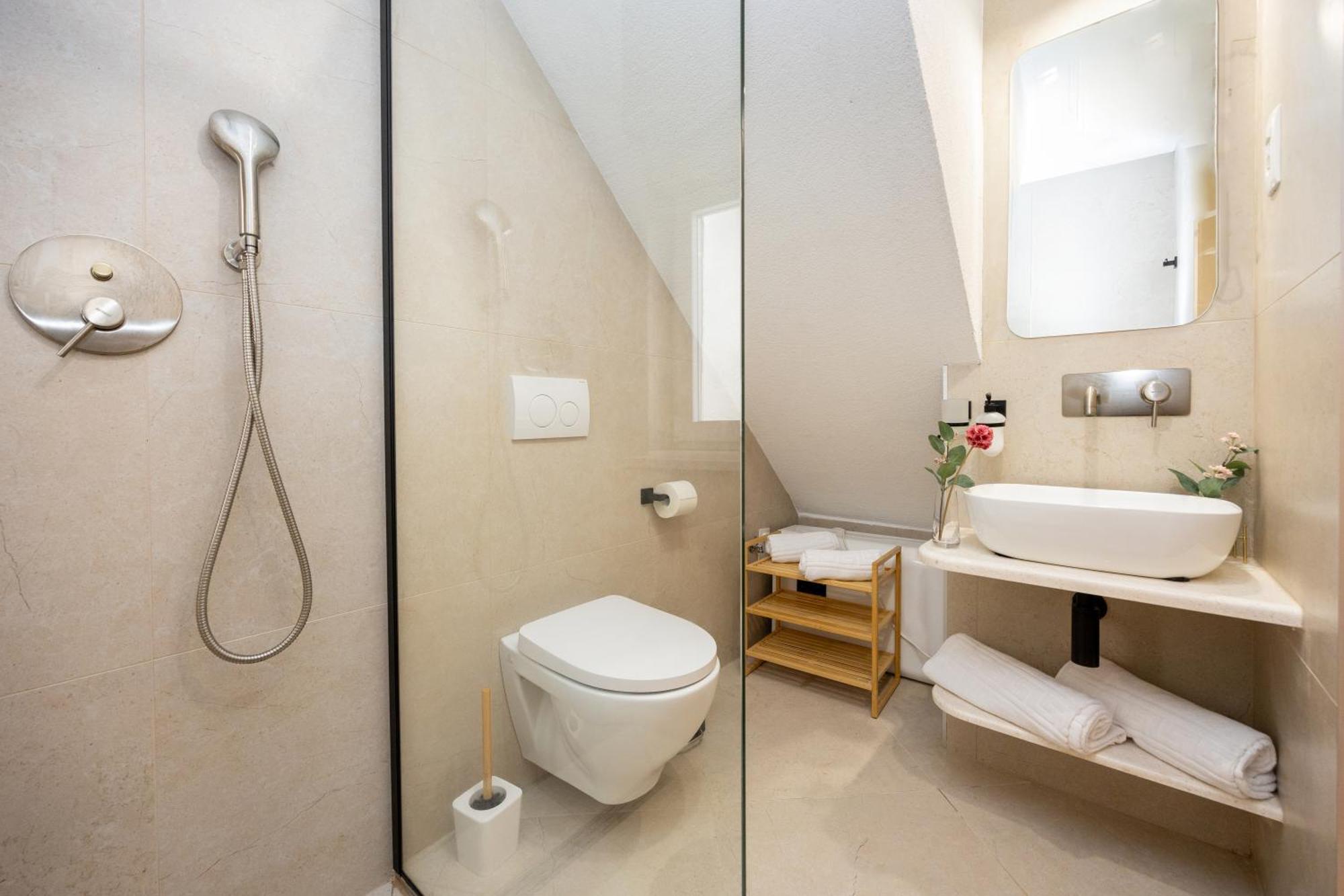 Kruna Apartments Est 2024 Split Bagian luar foto