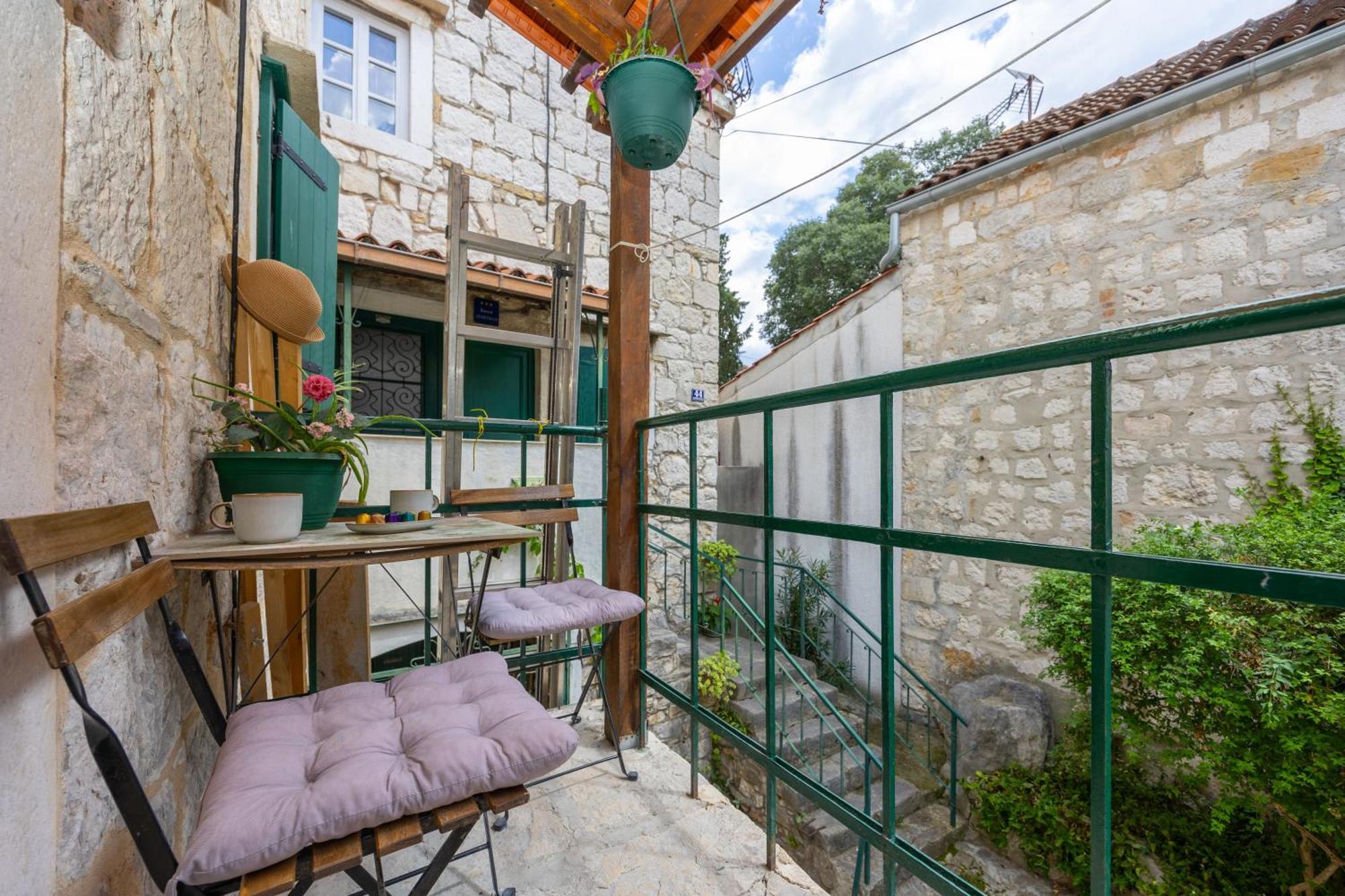 Kruna Apartments Est 2024 Split Bagian luar foto
