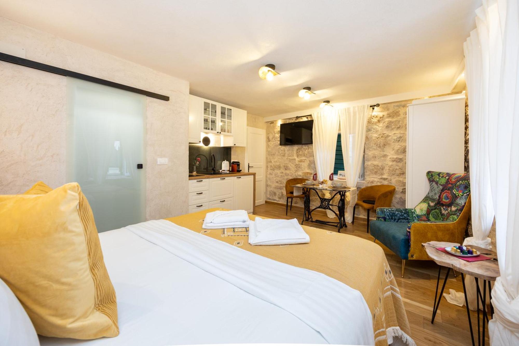 Kruna Apartments Est 2024 Split Bagian luar foto